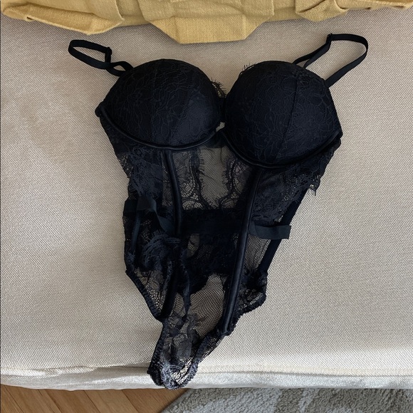 Victoria's Secret Other - Victoria’s Secret Elegant Black Lace Bodysuit Size XS